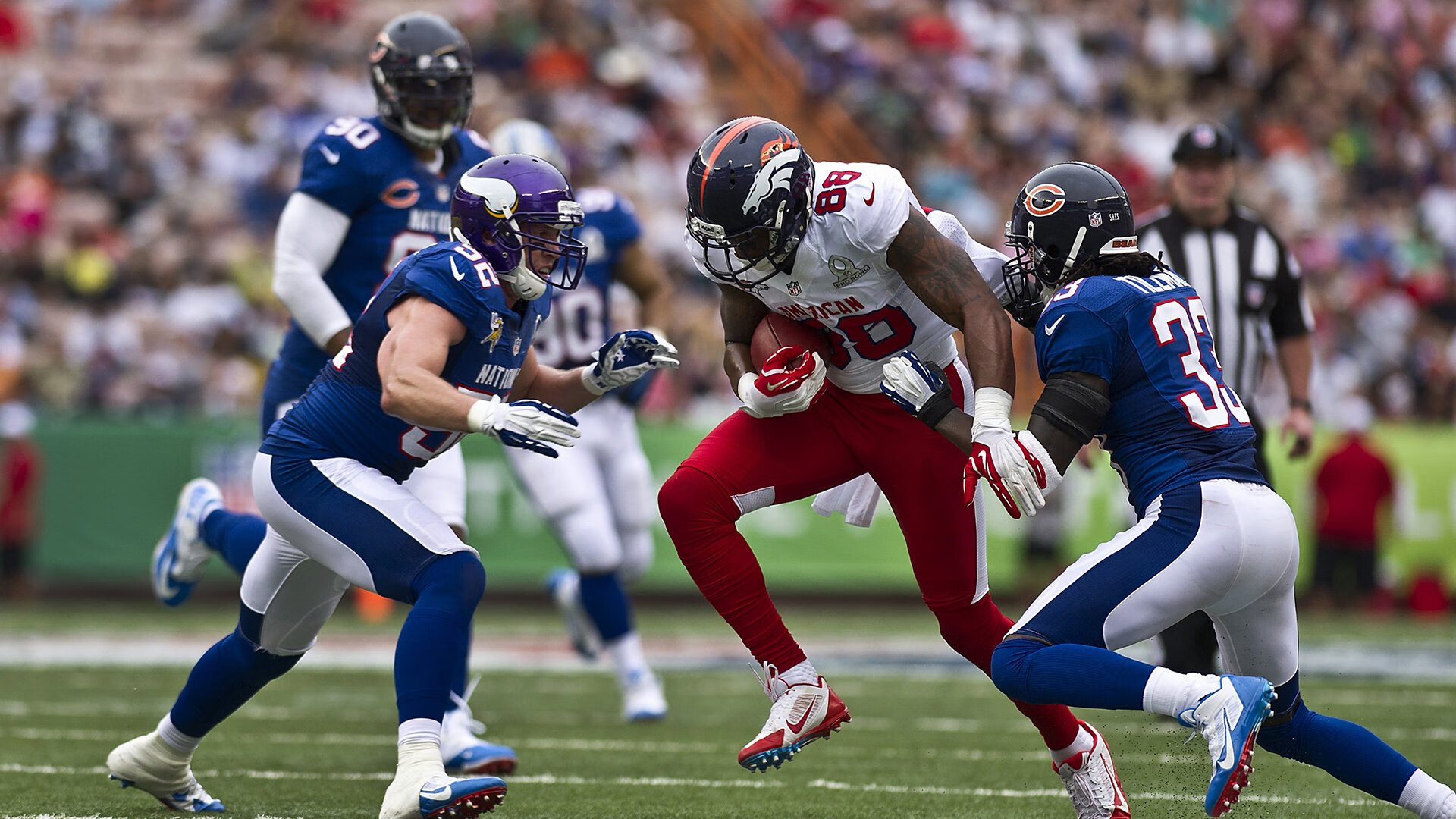 体育中心夜跑活动广受市民欢迎，体育场夜跑